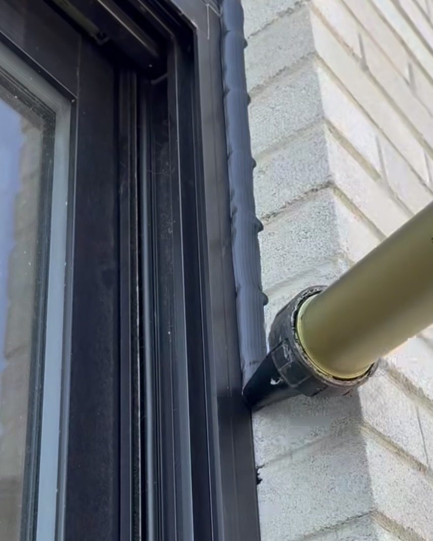 Exterior window caulking application in Toronto